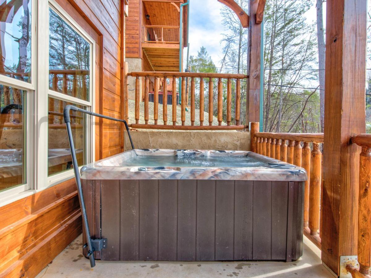 Gatlinburg Escape, 5 Bedrooms, Hot Tub, Arcade, Game Room, Sleeps 16 Exterior foto